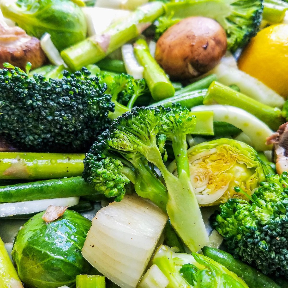 Greens of the Globe: 60 Healthy Green Vegetable Recipes from Around the World - Image 4